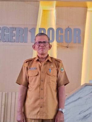 Bapak Iwan Sutiawan, S.Pd. Kepala Sekolah baru pada SMKN 1 Bogor